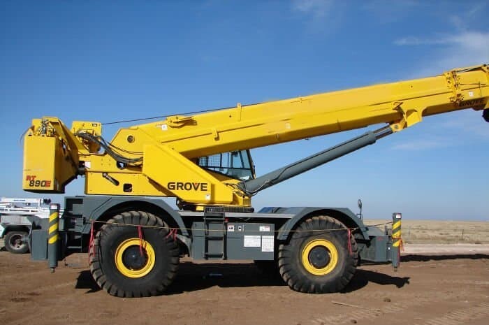 Grove_RT890E_90ton_Rough_Terrain_Crane