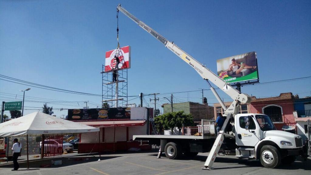 GRUA TITAN NATIONAL 500 E 17 TONELADAS