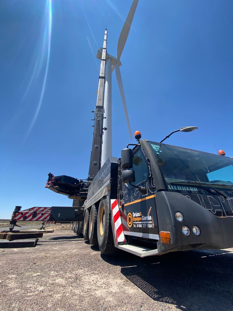 gruas para montaje de aerogeneradores