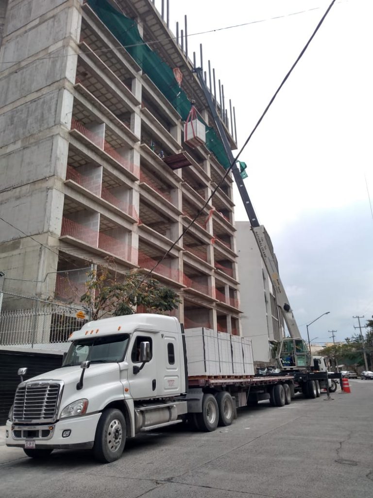 renta de gruas titan en san luis potosi