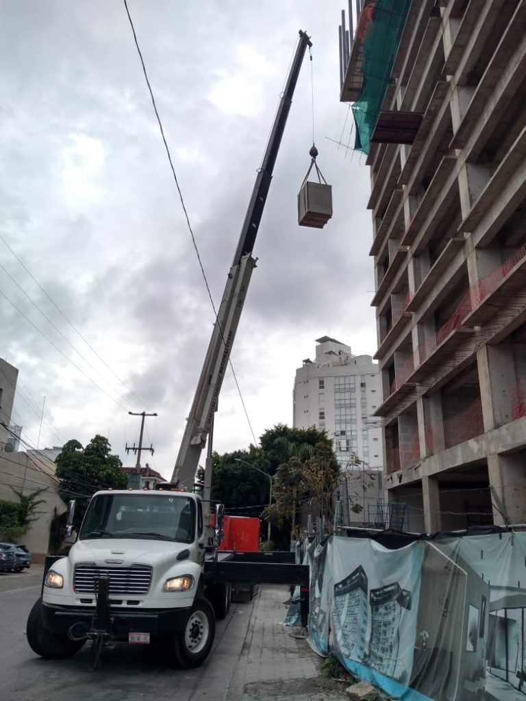 renta de gruas titan en tampico