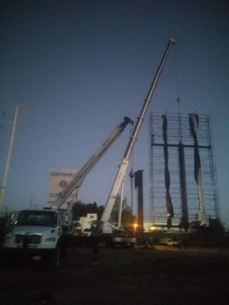 renta de grua titan en monterrey