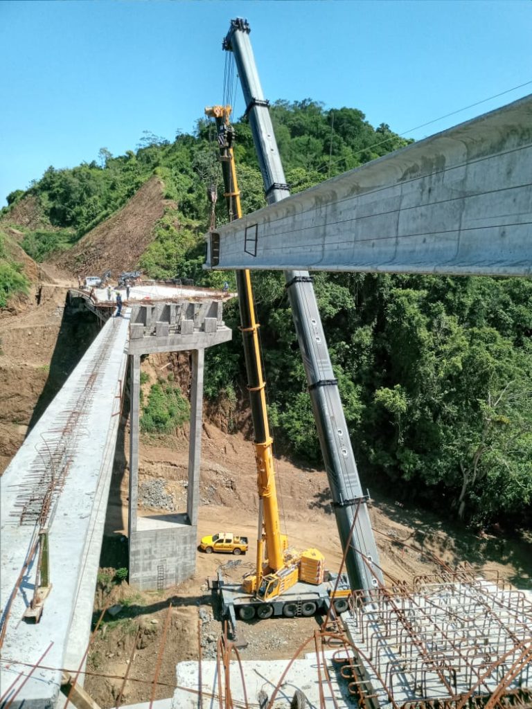 montaje de trabes en puerto vallarta