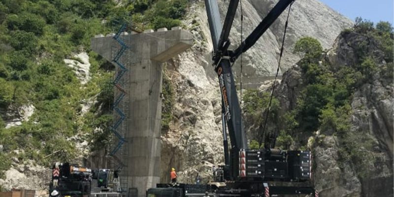 gruas 800 toneladas